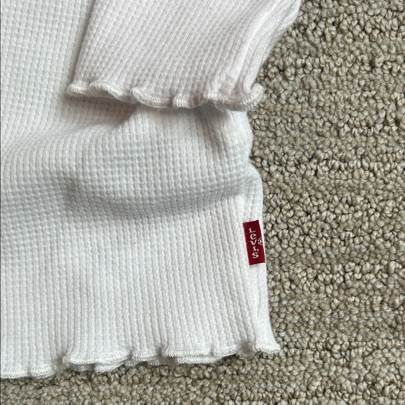 Levi's Kids Cream Long Sleeve Tee - Picture 4 of 4